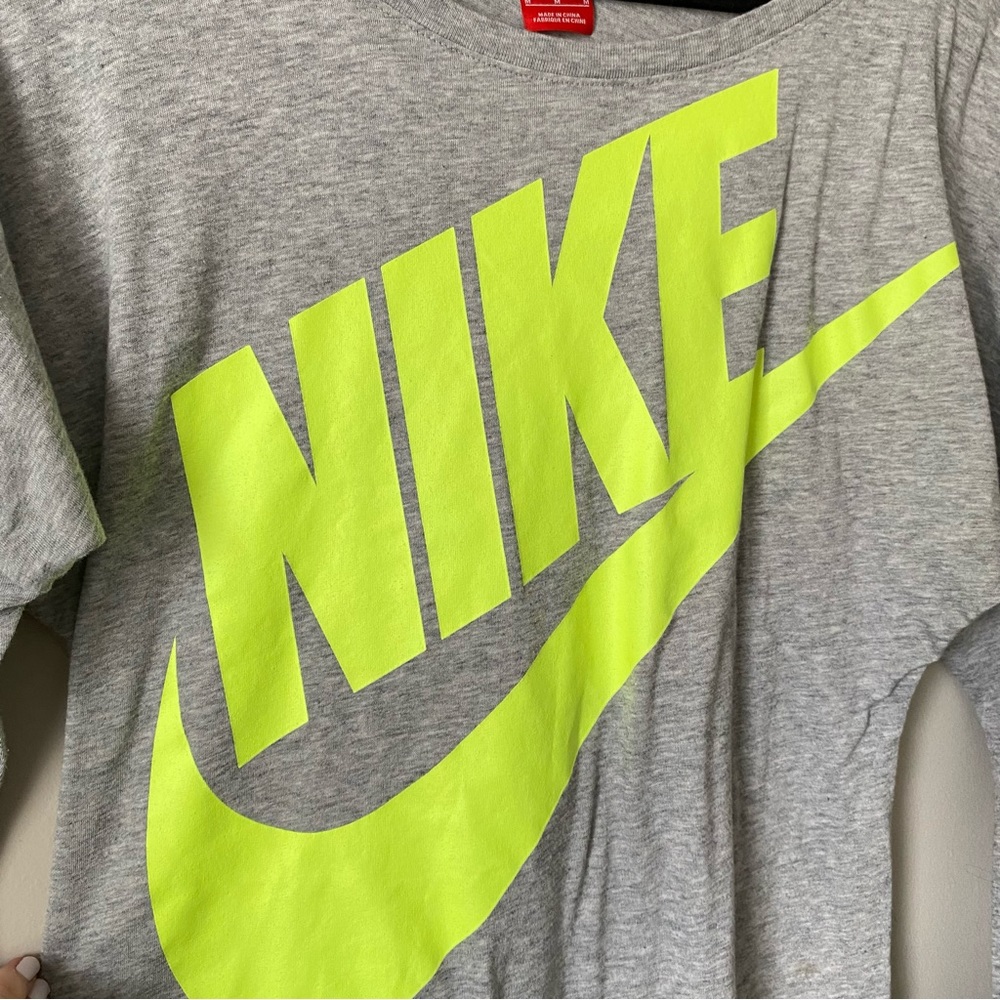 Nike T Shirt Women's M Long Sleeve Gray Regular Fit Boat Neck Polyester Blend - Picture 7 of 9